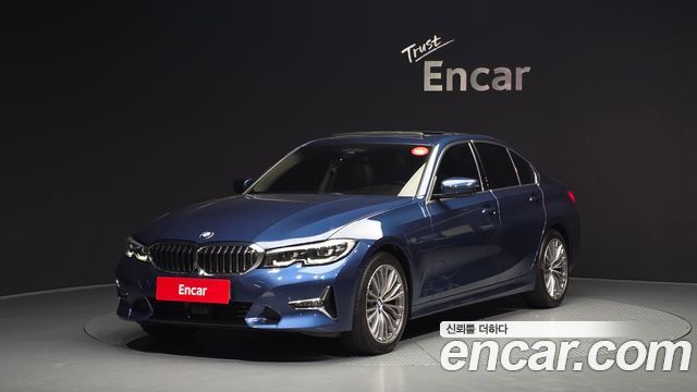 BMW 3-Series 320i Luxury