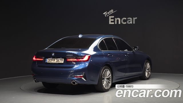 BMW 3-Series 320i Luxury