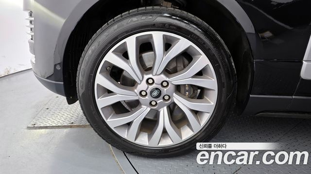 Land Rover Reinjirobeo 4Sedae 4.4 SDV8 AB DIESEL