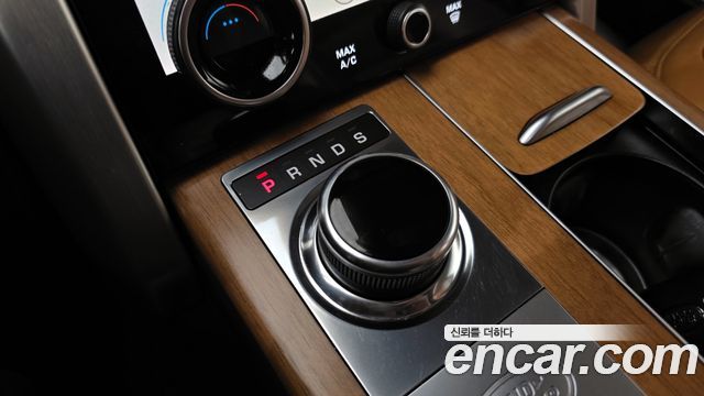 Land Rover Reinjirobeo 4Sedae 4.4 SDV8 AB DIESEL