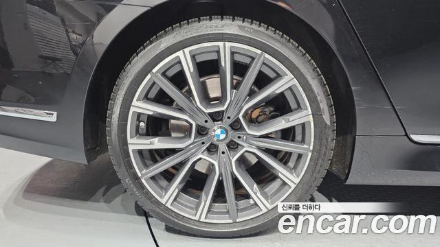 BMW 7-Series 740Li xDrive M Sport Package