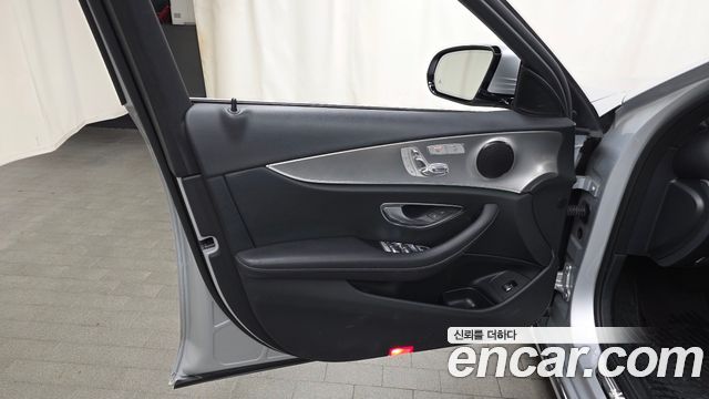 Mercedes-Benz E-Class E300 Avantgarde