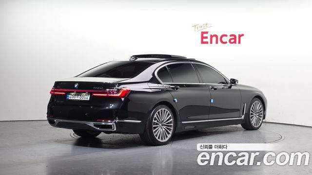 BMW 7-Series 740Li xDrive Design Pure Excellence