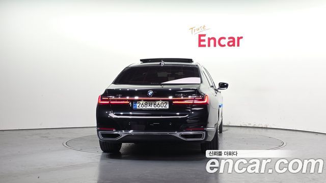BMW 7-Series 740Li xDrive Design Pure Excellence