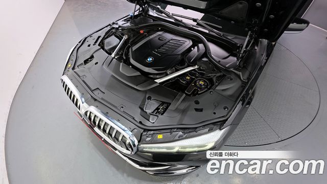 BMW 7-Series 740Li xDrive Design Pure Excellence