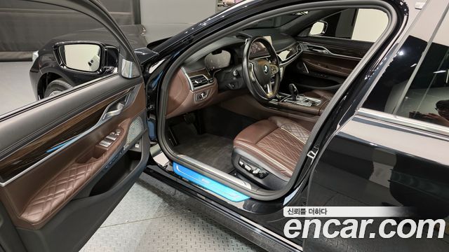 BMW 7-Series 740Li xDrive Design Pure Excellence