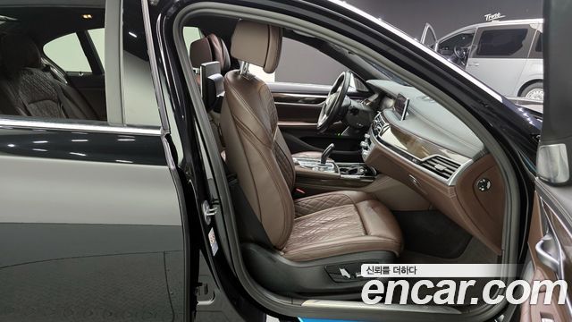 BMW 7-Series 740Li xDrive Design Pure Excellence