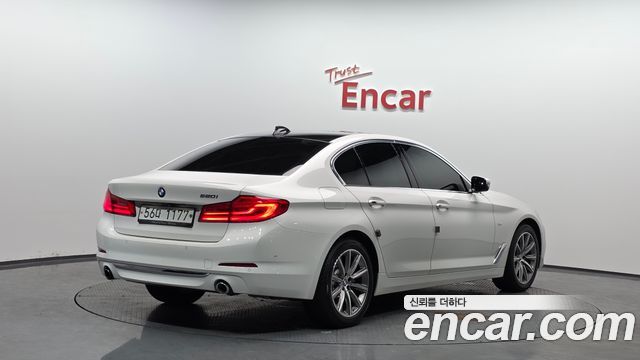 BMW 5-Series 520i Luxury