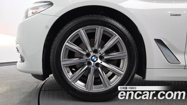 BMW 5-Series 520i Luxury