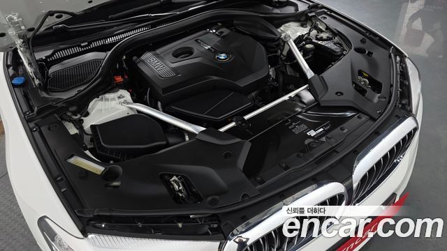BMW 5-Series 520i Luxury