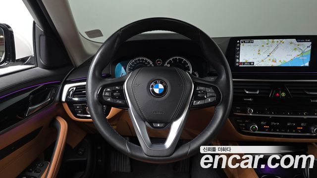 BMW 5-Series 520i Luxury