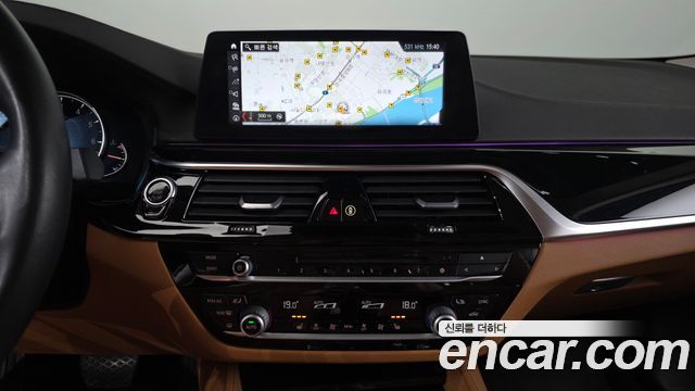 BMW 5-Series 520i Luxury
