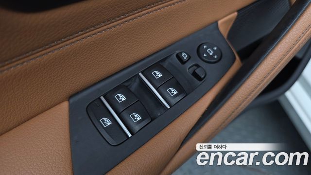 BMW 5-Series 520i Luxury