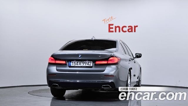 BMW 5-Series 520i Luxury