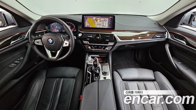 BMW 5-Series 520i Luxury