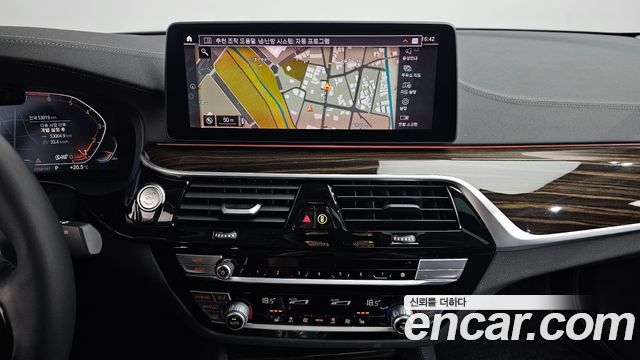 BMW 5-Series 520i Luxury