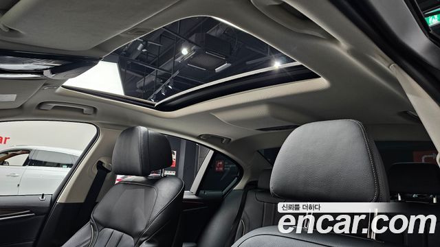 BMW 5-Series 520i Luxury