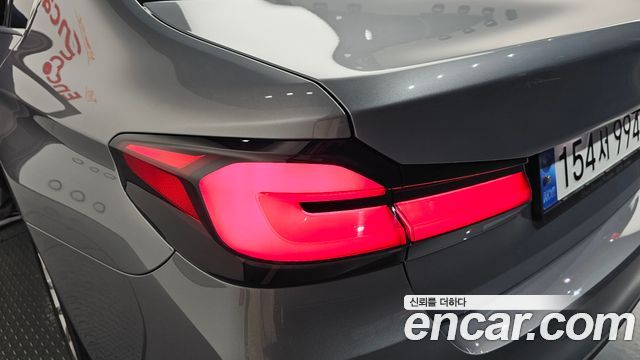 BMW 5-Series 520i Luxury