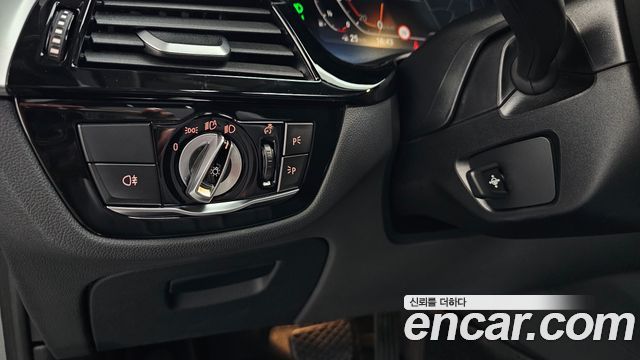 BMW 5-Series 520i Luxury