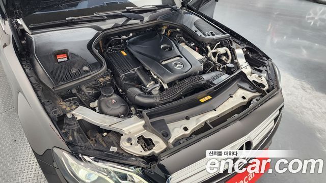 Mercedes-Benz E-Class E300 Avantgarde