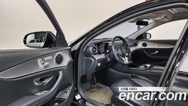 Mercedes-Benz E-Class E300 Avantgarde