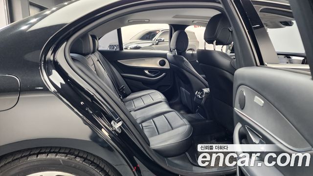 Mercedes-Benz E-Class E300 Avantgarde