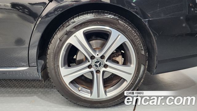 Mercedes-Benz E-Class E300 Avantgarde