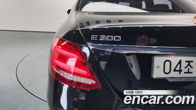 Mercedes-Benz E-Class E300 Avantgarde