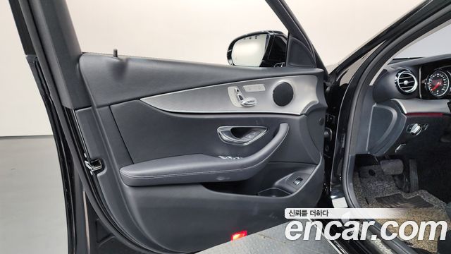 Mercedes-Benz E-Class E300 Avantgarde