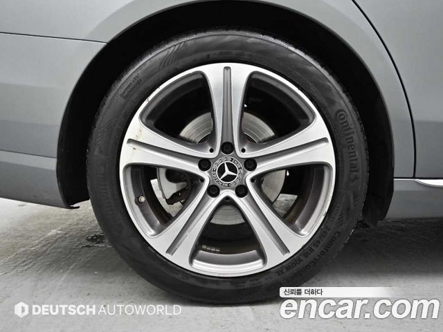 Mercedes-Benz E-Class E300 Avantgarde