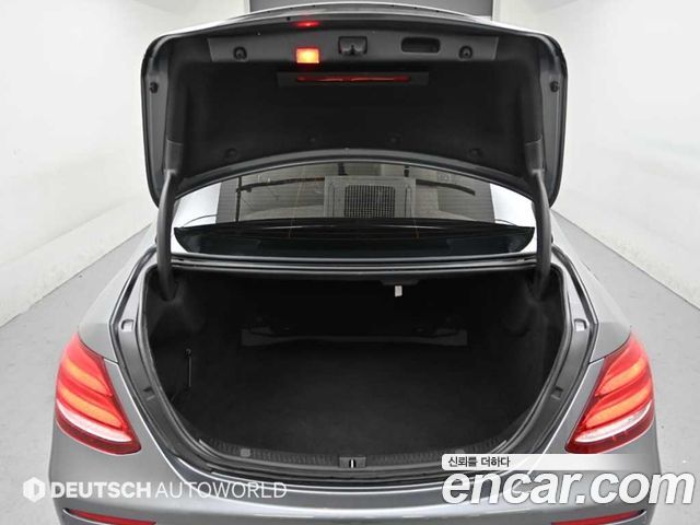 Mercedes-Benz E-Class E300 Avantgarde