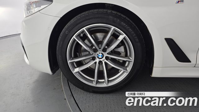 BMW 5-Series 520d M Sport package