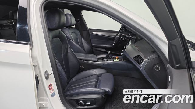 BMW 5-Series 520d M Sport package