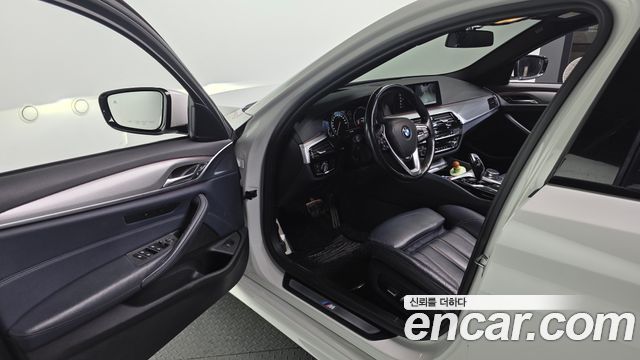 BMW 5-Series 520d M Sport package