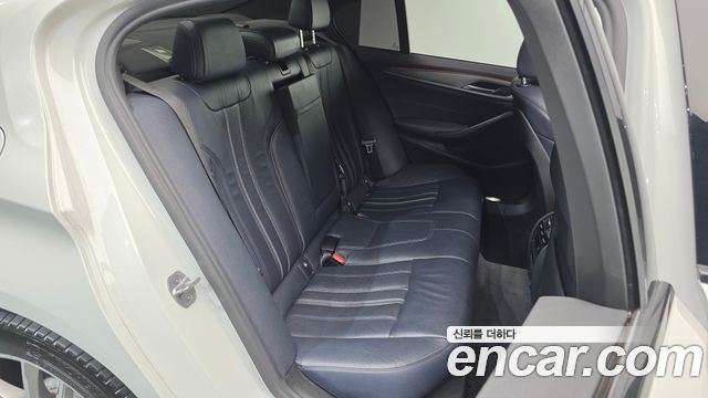 BMW 5-Series 520d M Sport package