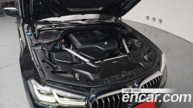 BMW 5-Series 520i Luxury