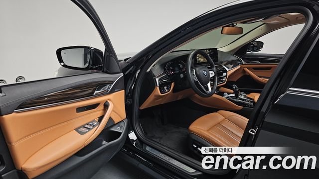 BMW 5-Series 520i Luxury