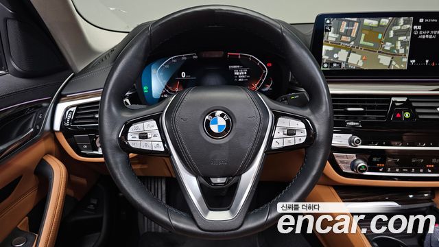 BMW 5-Series 520i Luxury