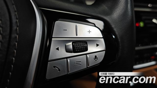 BMW 5-Series 520i Luxury
