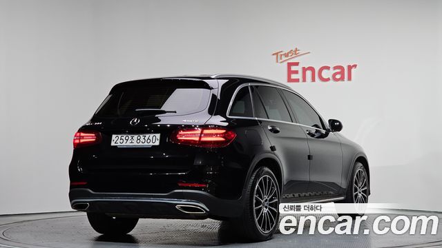 Mercedes-Benz GLC-Class GLC300 4MATIC AMG Line