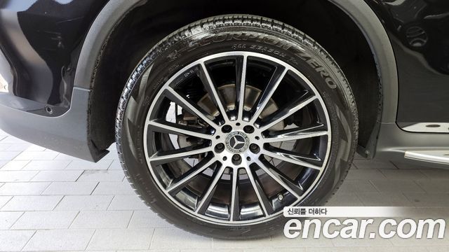 Mercedes-Benz GLC-Class GLC300 4MATIC AMG Line