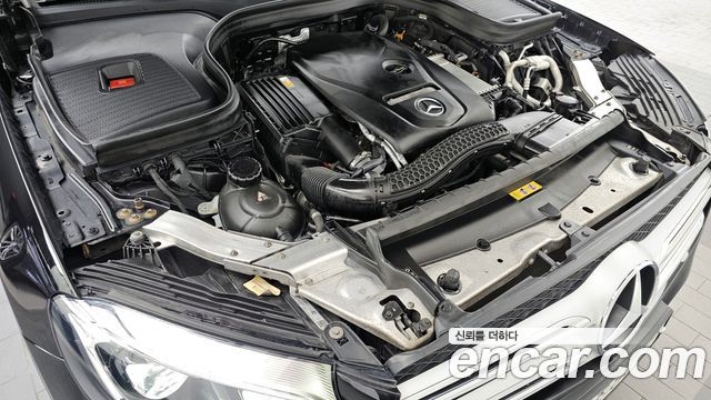 Mercedes-Benz GLC-Class GLC300 4MATIC AMG Line