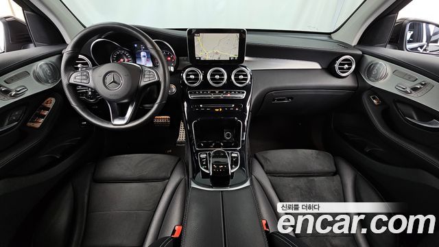 Mercedes-Benz GLC-Class GLC300 4MATIC AMG Line