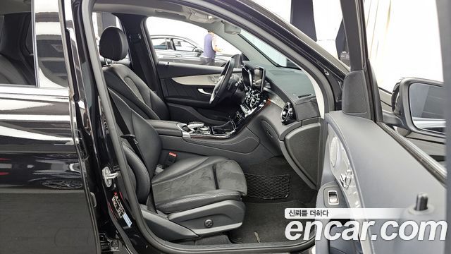 Mercedes-Benz GLC-Class GLC300 4MATIC AMG Line