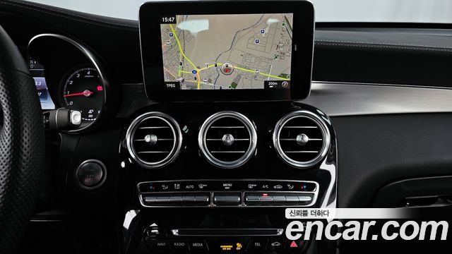 Mercedes-Benz GLC-Class GLC300 4MATIC AMG Line