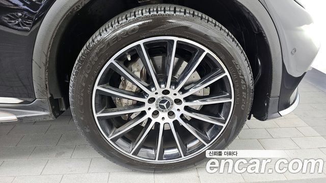 Mercedes-Benz GLC-Class GLC300 4MATIC AMG Line