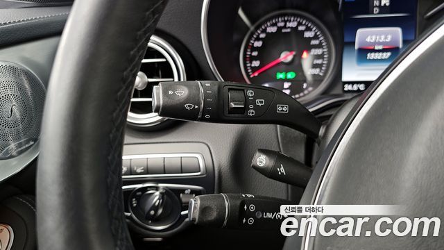 Mercedes-Benz GLC-Class GLC300 4MATIC AMG Line