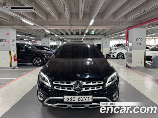 Mercedes-Benz GLA-Class GLA220 Premium