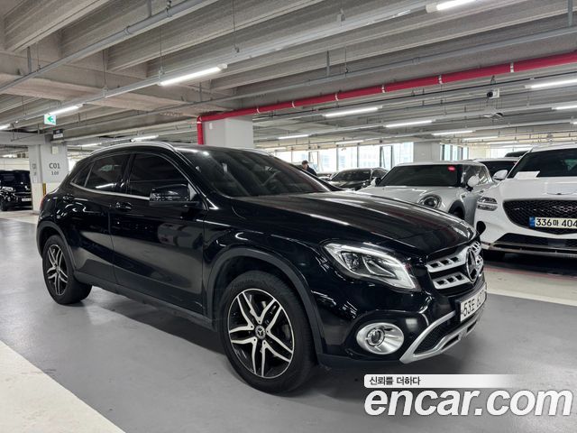Mercedes-Benz GLA-Class GLA220 Premium