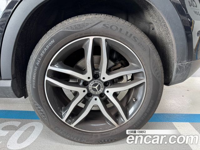 Mercedes-Benz GLA-Class GLA220 Premium